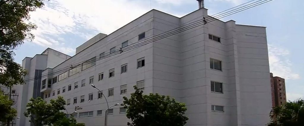 Sellan la unidad de alimentos de la clínica Medimás de La 80 Sellan la unidad de alimentos de la clínica Medimás de La 80