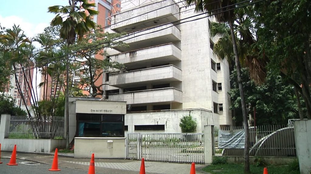 En diciembre sería la demolición del edificio Mónaco