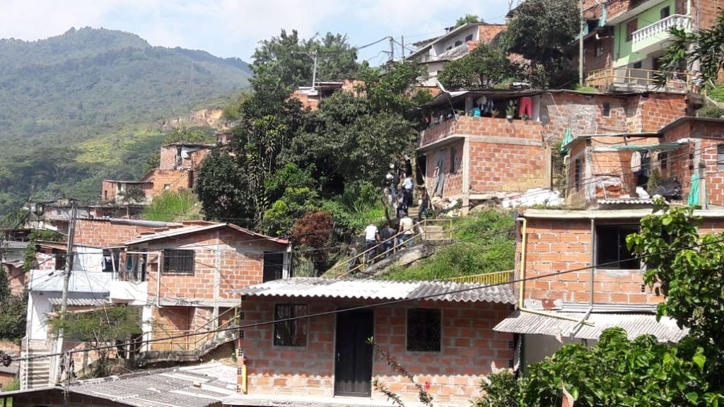 Investigan explosión de una granada que dejó dos muertos en Altavista Investigan explosión de una granada que dejó dos muertos en Altavista