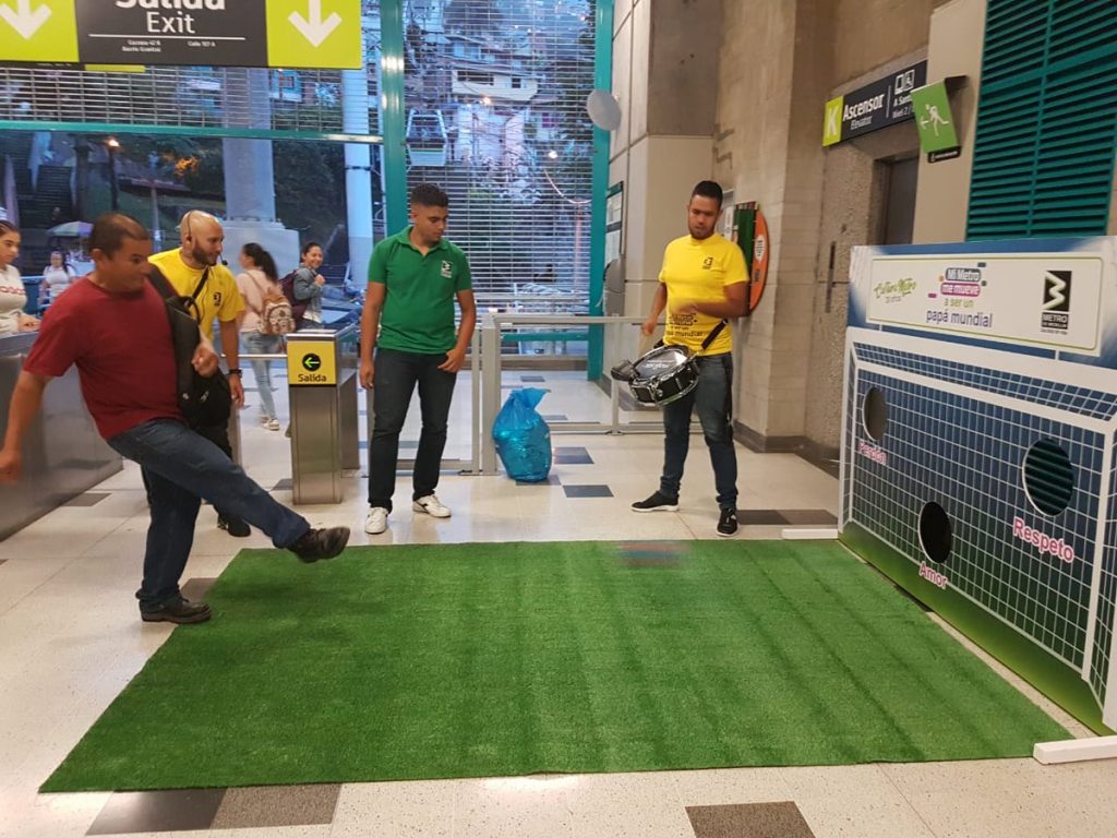 Metro sorprendió a los papás de Medellín en el marco del Día del Padre