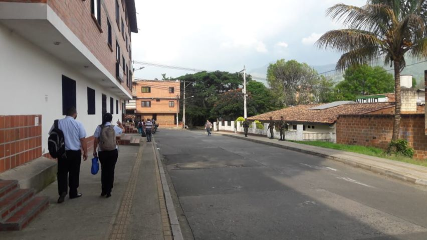 Balacera interrumpió salida de clases en colegio del municipio Bello Balacera interrumpió salida de clases en colegio del municipio Bello