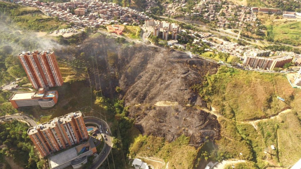 ((Video)) Autoridades controlaron incendio forestal en Calasanz ((Video)) Autoridades controlaron incendio forestal en Calasanz