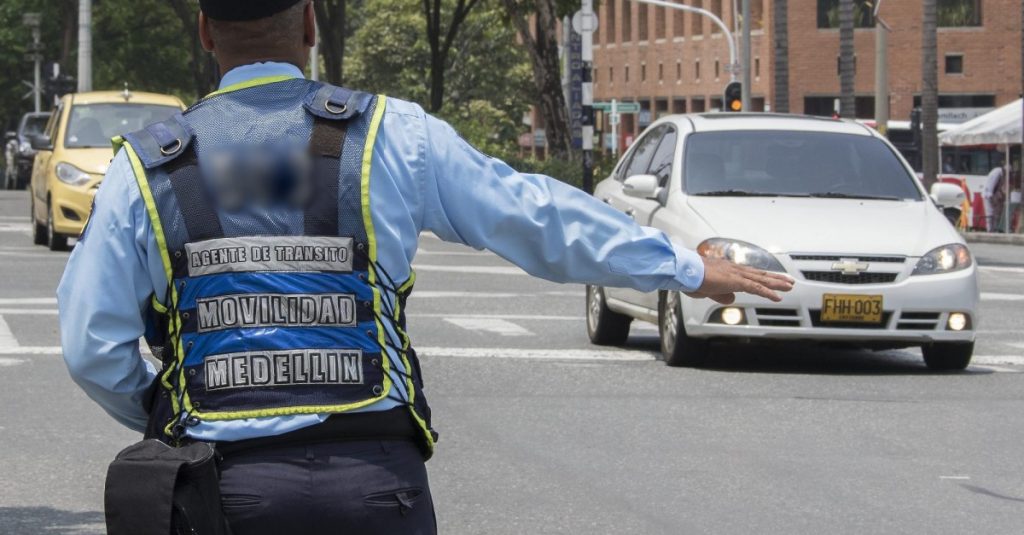 Infractor que denunció presunta agresión por agente de tránsito, tiene más de 30 comparendos