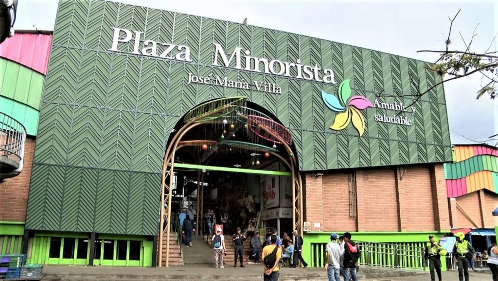 Por 11 casos nuevos se ordenó el cierre parcial de la Plaza Minorista