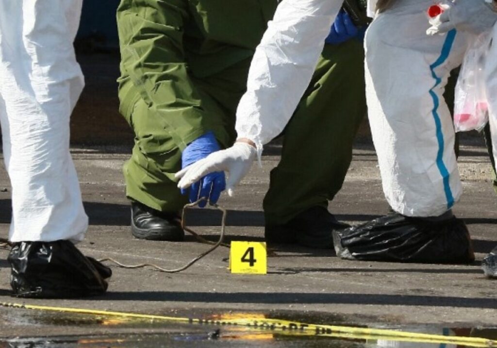 Asesinan a dos jóvenes que departían con amigos en el parque principal de El Carmen de Viboral