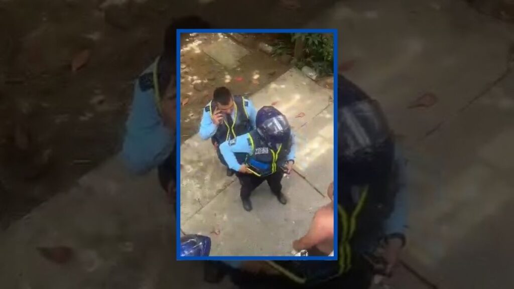 A puños se enfrentaron agentes de tránsito y un ciudadano en Bello A puños se enfrentaron agentes de tránsito y un ciudadano en Bello