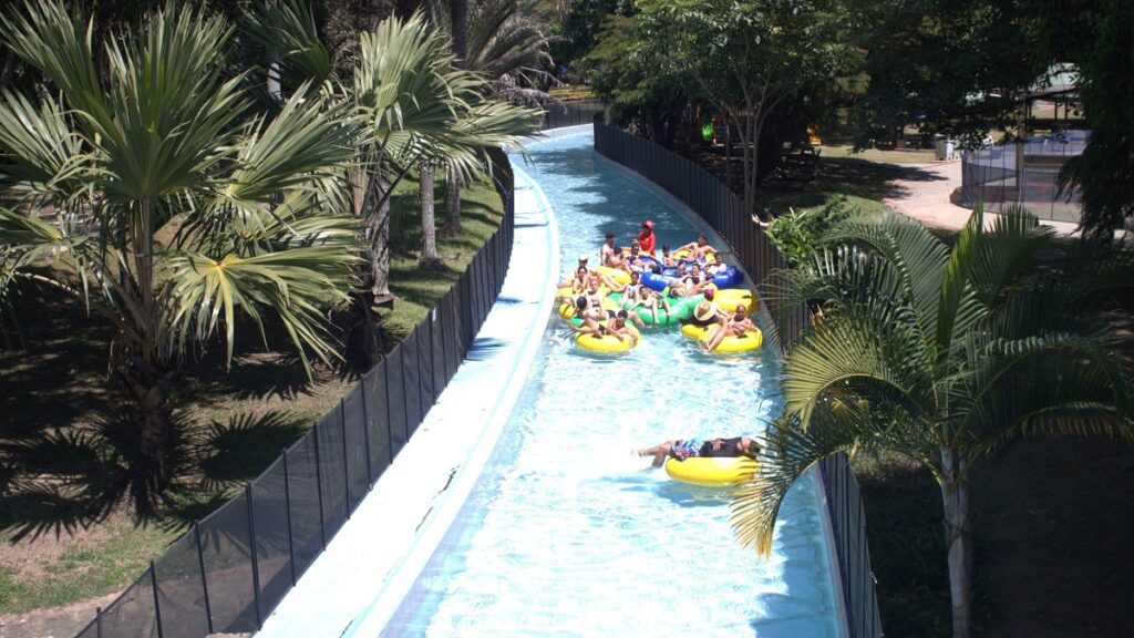 Llegan más de 200 flotadores al Parque de las Aguas en Barbosa Llegan más de 200 flotadores al Parque de las Aguas en Barbosa