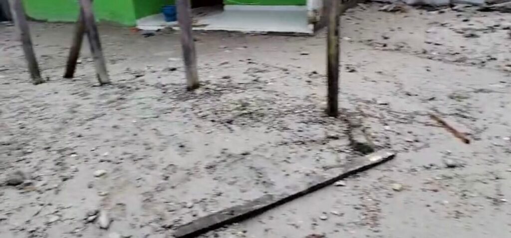 Más de 400 damnificados dejó el desbordamiento de una quebrada en Chocó Más de 400 damnificados dejó el desbordamiento de una quebrada en Chocó