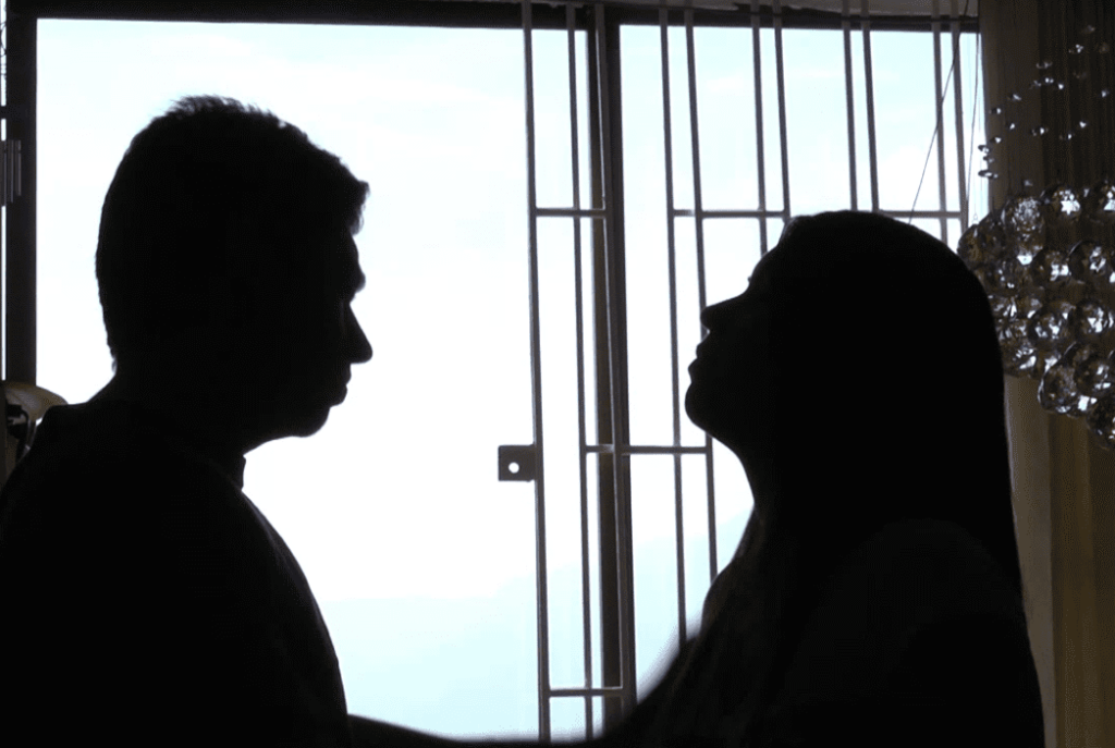 Realizan estudio que analiza factores de riesgo para prevenir suicidio en universitarios Realizan estudio que analiza factores de riesgo para prevenir suicidio en universitarios