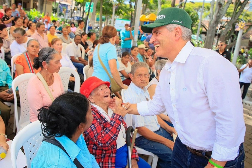 Cubrimiento de la alimentación a los más vulnerables: una iniciativa de la Alcaldía de Girardota y la Gobernación de Antioquia Cubrimiento de la alimentación a los más vulnerables: una iniciativa de la Alcaldía de Girardota y la Gobernación de Antioquia
