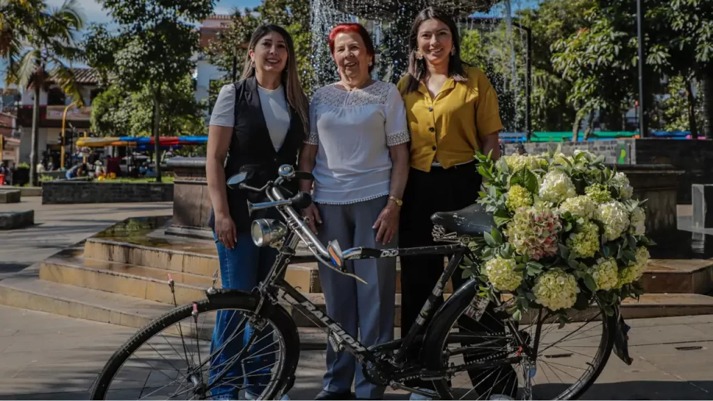 La Ceja se alista para 11 días de cultura, música y tradición en sus 46.ª Fiestas del Toldo, las Bicicletas y las Flores La Ceja se alista para 11 días de cultura, música y tradición en sus 46.ª Fiestas del Toldo, las Bicicletas y las Flores