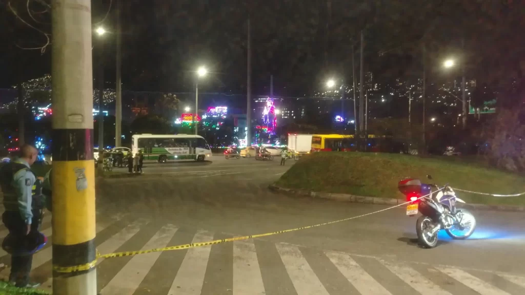 Impactante: dentro de un bus, un hombre le habría quitado la vida a una mujer en medio de una discusión Impactante: dentro de un bus, un hombre le habría quitado la vida a una mujer en medio de una discusión