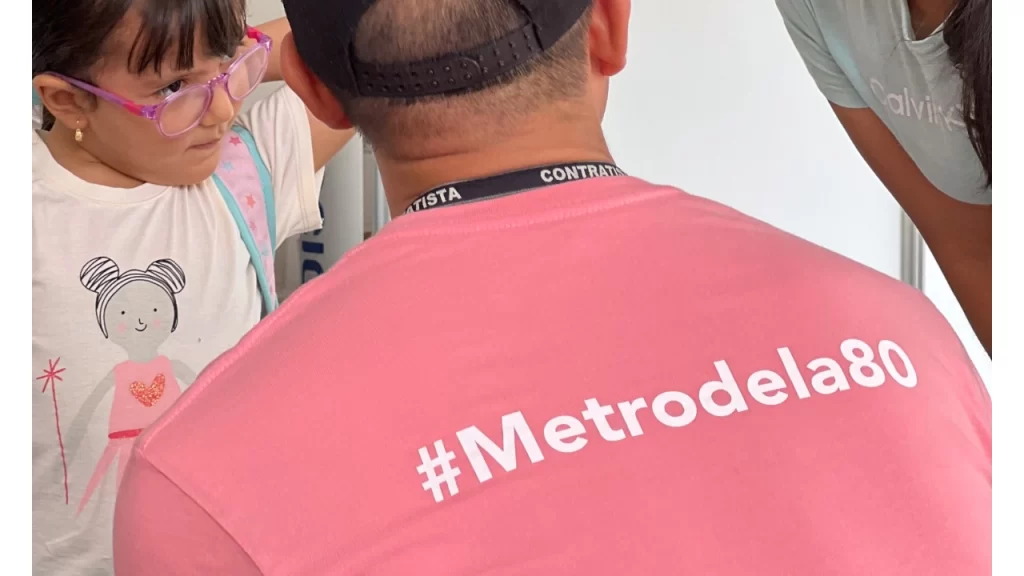 Propietarios recibieron atención personalizada en la Feria de Servicios del Metro de la 80 Propietarios recibieron atención personalizada en la Feria de Servicios del Metro de la 80