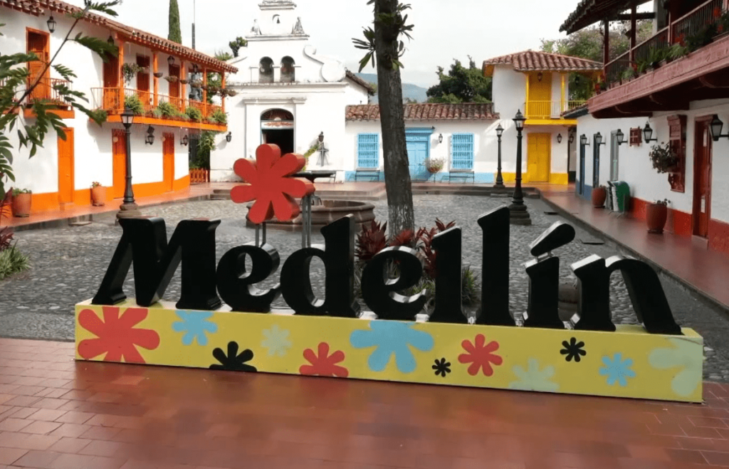 Proyectan derrama económica de 80 millones de dólares para diciembre en Medellín Proyectan derrama económica de 80 millones de dólares para diciembre en Medellín