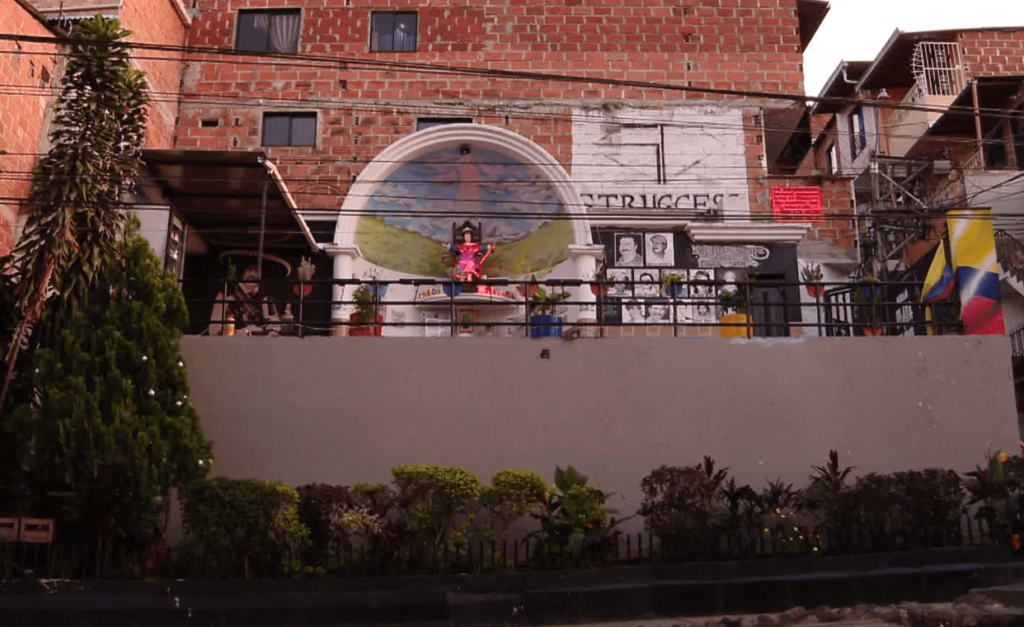 Buscan resignificar historia del barrio Medellín sin tugurios en la comuna 9