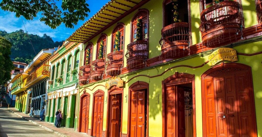 Noticias Antioquia: Habitantes en Jericó denuncian enfrentamientos Noticias Antioquia: Habitantes en Jericó denuncian enfrentamientos