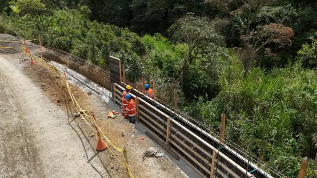 Gobernación confirma que continúa la pavimentación de la vía Cañasgordas – Abriaquí Gobernación confirma que continúa la pavimentación de la vía Cañasgordas – Abriaquí
