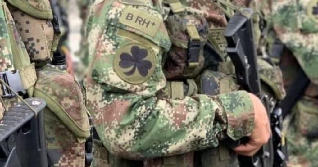 Noticias Antioquia: Capturan a soldado que traficaba armas para el ELN Noticias Antioquia: Capturan a soldado que traficaba armas para el ELN