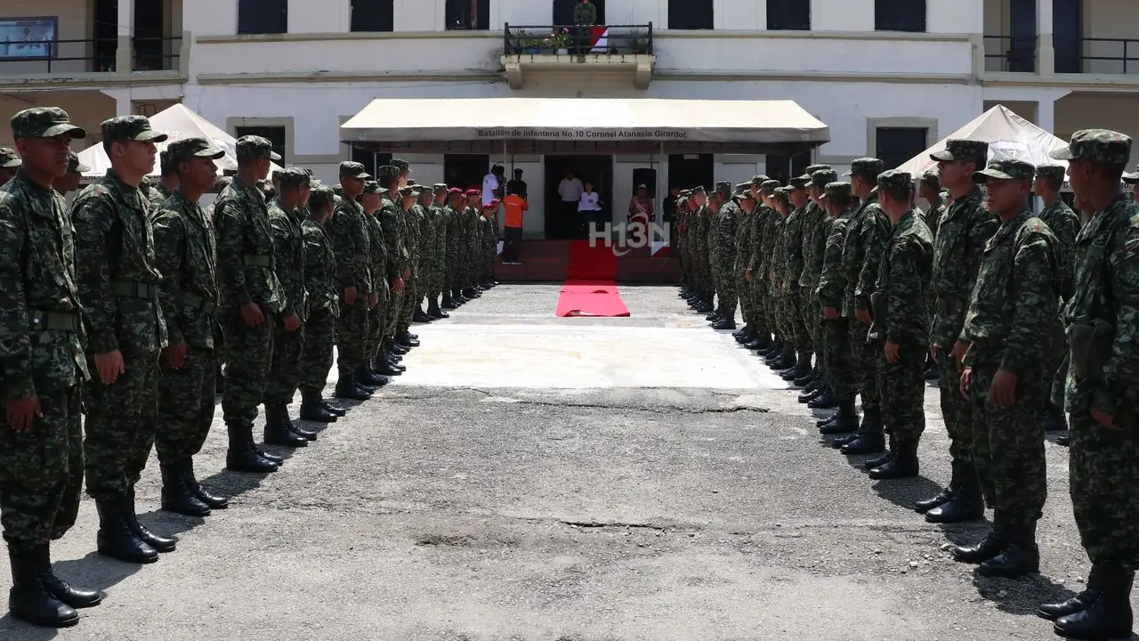 Santiago Zapata, el joven que recibió un emotivo homenaje por parte del Ejército Nacional en Medellín