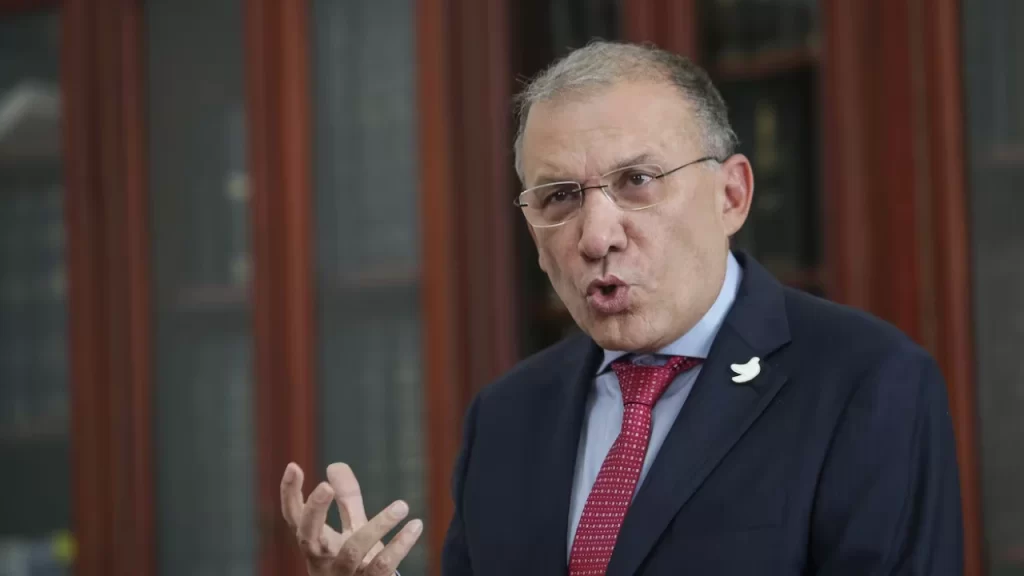 Roy Barreras renunció a la embajada de Reino Unido, ¿busca aspirar a la presidencia? Roy Barreras renunció a la embajada de Reino Unido, ¿busca aspirar a la presidencia?