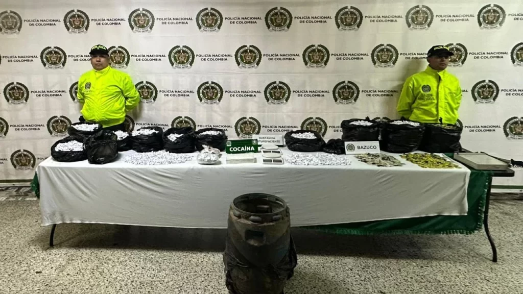 Autoridades desmantelan caletas con más de 18 kilos de droga en límite entre Itagüí y Medellín
