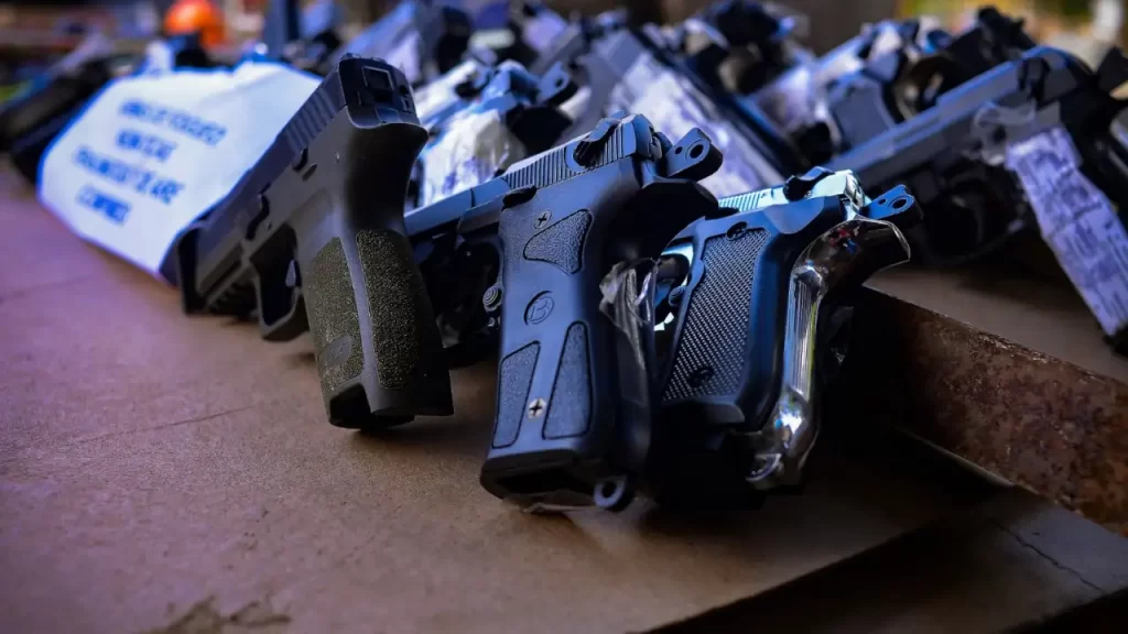 Autoridades destruyeron más de 500 armas blancas incautadas en los últimos meses en Rionegro Autoridades destruyeron más de 500 armas blancas incautadas en los últimos meses en Rionegro