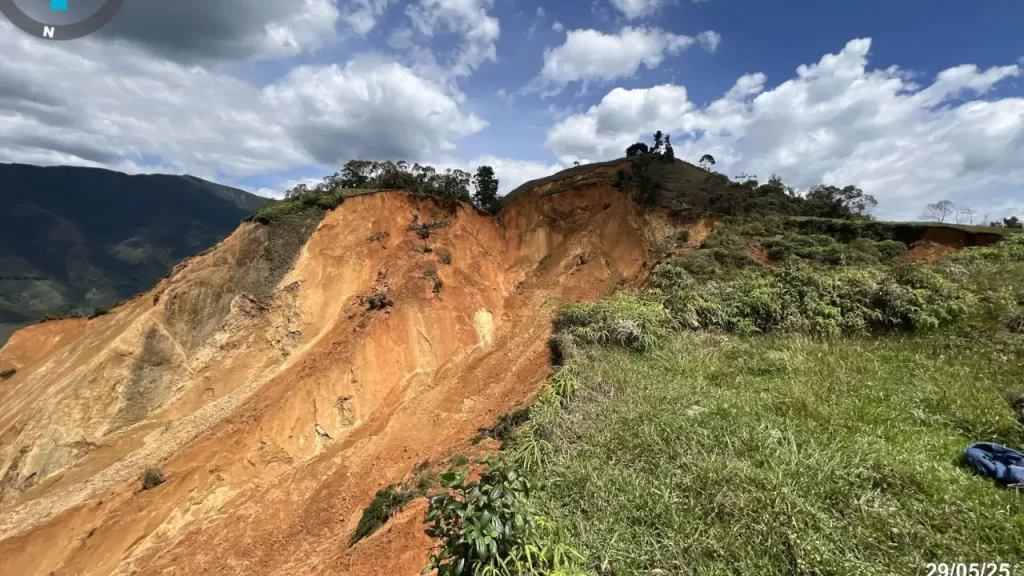 Dagran verifica condiciones tras movimiento en masa en zona rural de Ebéjico