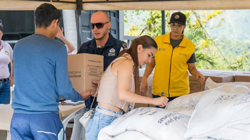 Más de 5 toneladas de ayuda humanitaria fueron entregadas a víctimas de desplazamiento en Antioquia Más de 5 toneladas de ayuda humanitaria fueron entregadas a víctimas de desplazamiento en Antioquia