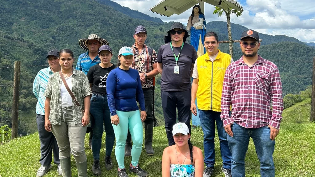 Santa Inés, El Carmen de Viboral, inicia retorno con esperanza: 70 familias avanzan hacia la reconstrucción de su territorio Santa Inés, El Carmen de Viboral, inicia retorno con esperanza: 70 familias avanzan hacia la reconstrucción de su territorio