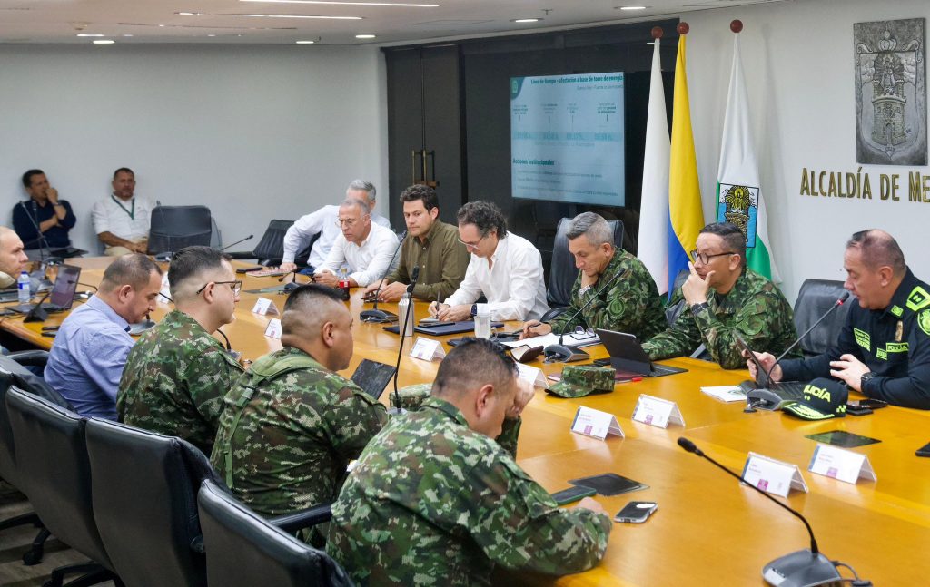 Alcalde de Medellín hace llamado a reforzar la inteligencia de la fuerza pública Alcalde de Medellín hace llamado a reforzar la inteligencia de la fuerza pública
