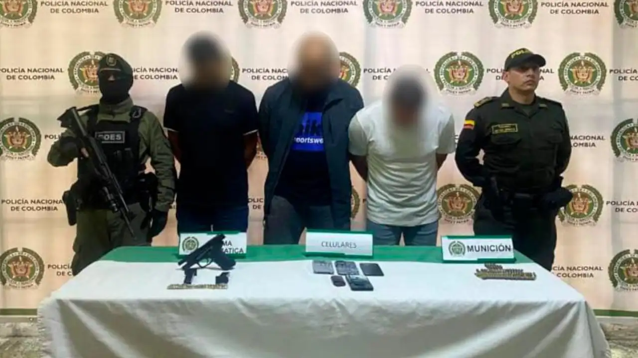 Capturan a tres hombres que estarían distribuyendo armas ilegales en diferentes barrios de Medellín