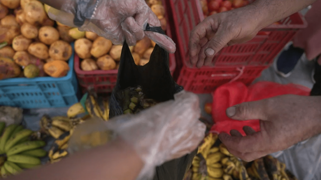 Comerciante lidera iniciativa en Villa Hermosa para dar mercados a familias vulnerables 