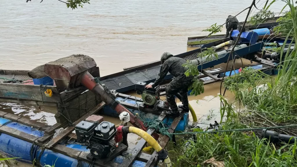 Más de 100 puntos de minería ilegal intervenidos en lo que va del 2025 en el Bajo Cauca Más de 100 puntos de minería ilegal intervenidos en lo que va del 2025 en el Bajo Cauca