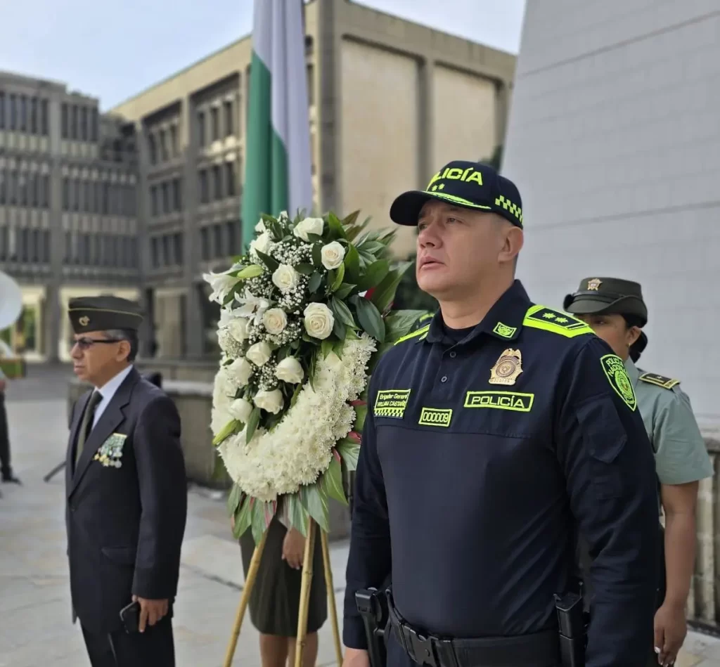 La Policía Metropolitana del Valle de Aburrá rindió homenaje a quienes entregaron su vida por Colombia