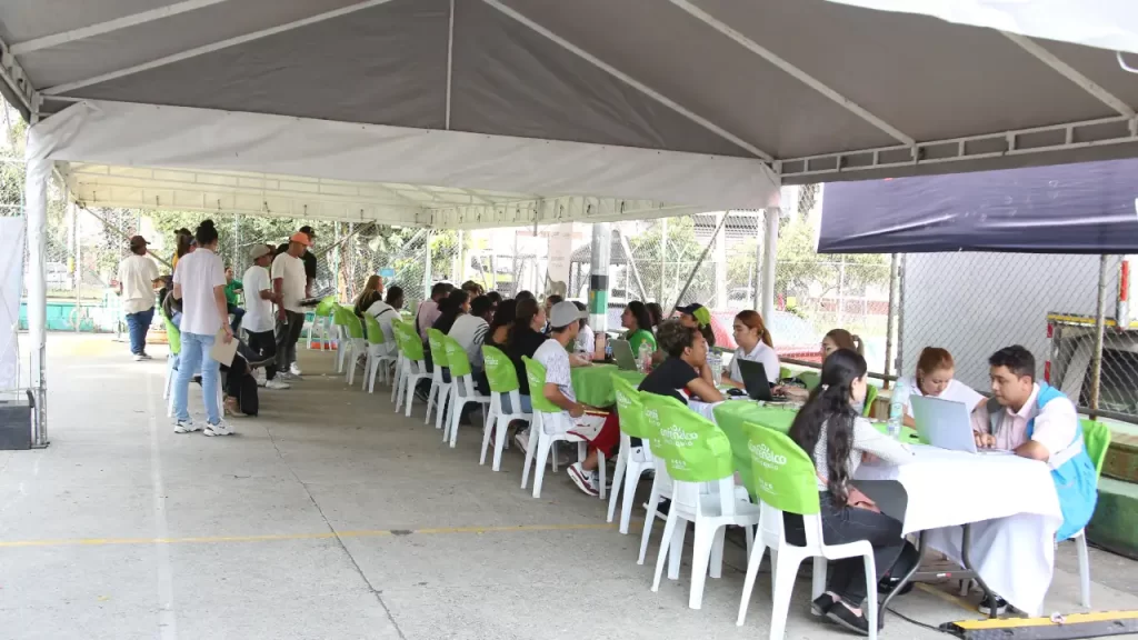 Más de 1.300 vacantes disponibles en Antioquia a través de Comfenalco