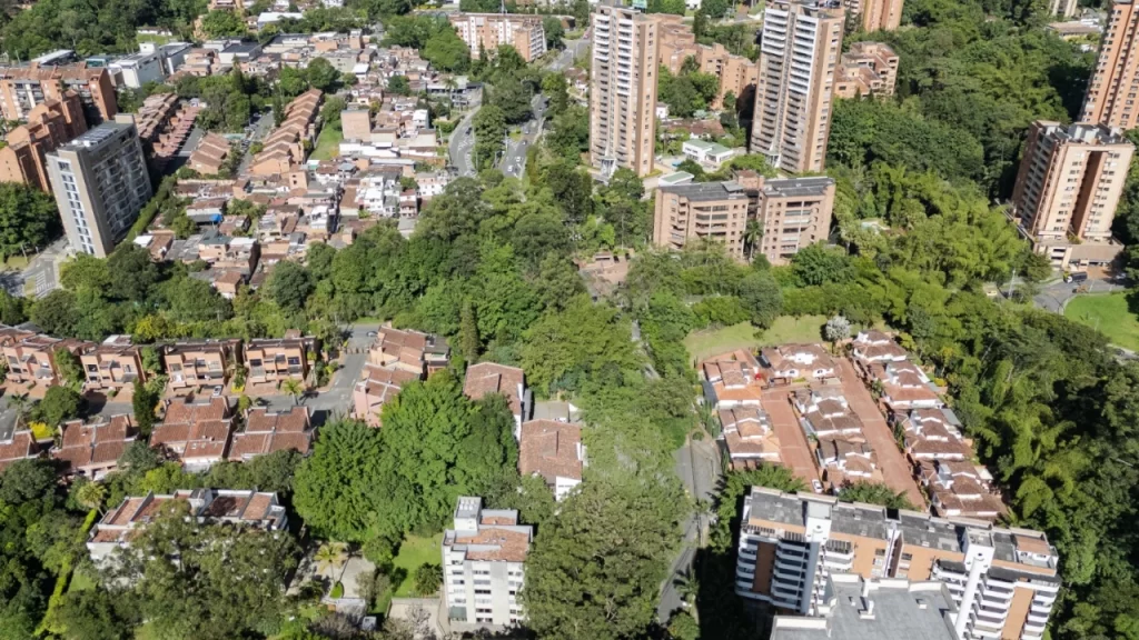 Puentes, doble calzada y reasentamientos: así será la transformación de la Loma Los González en El Poblado