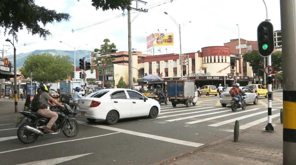 Se han instalado 78 nuevos semáforos para mejorar seguridad vial en Medellín Se han instalado 78 nuevos semáforos para mejorar seguridad vial en Medellín