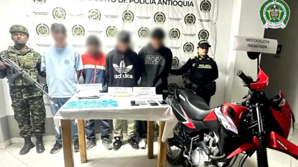Cuatro capturados en El Santuario durante operativo contra el microtráfico Cuatro capturados en El Santuario durante operativo contra el microtráfico