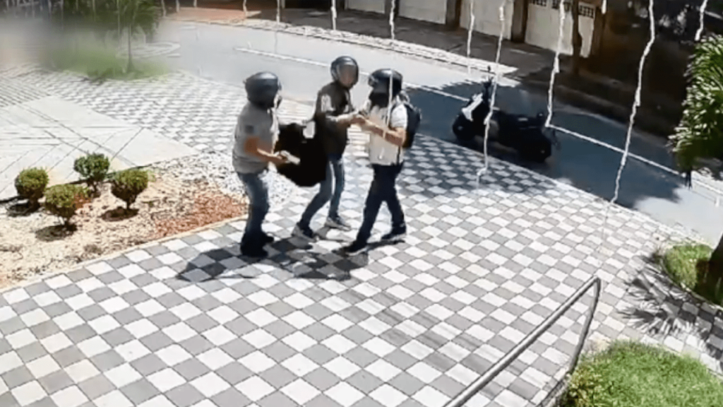 Desarticularon a «Los seguidores», una banda criminal dedicada a los fleteos y al hurto Desarticularon a «Los seguidores», una banda criminal dedicada a los fleteos y al hurto