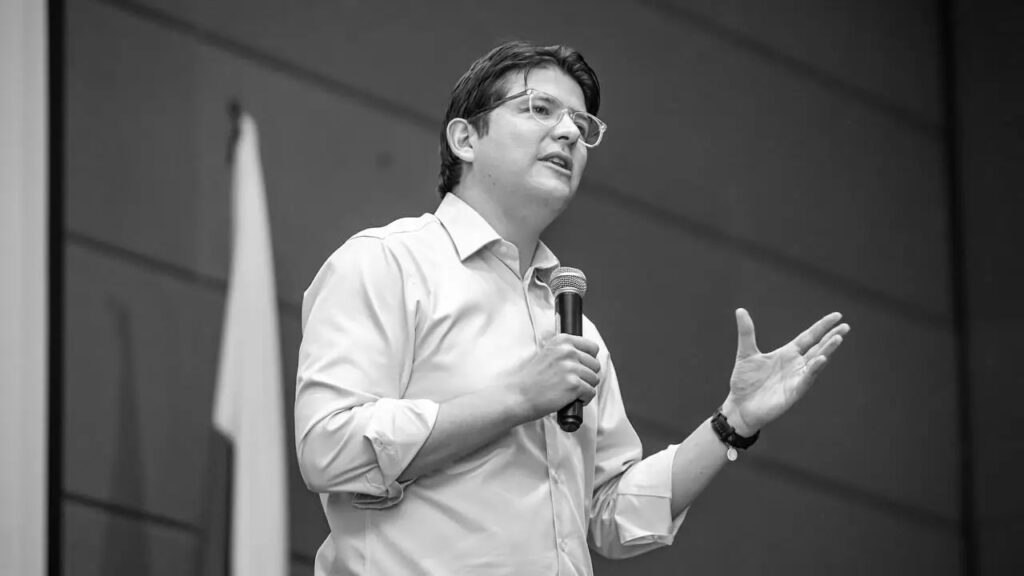 Fiscalía presenta acusación formal contra dos hombres por asesinato del senador Miguel Uribe Turbay