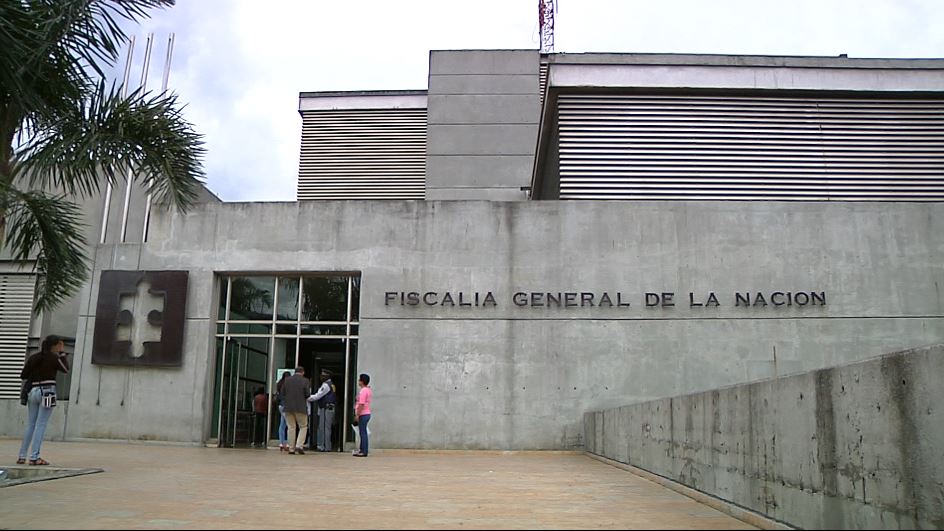 ¿Debería seguir la Mesa de Paz Urbana tras amenazas al alcalde de Medellín y otros políticos?