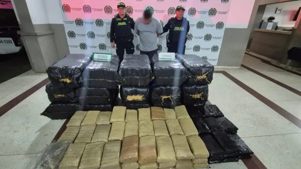 Capturan hombre en Bello con camioneta cargada con media tonelada de marihuana lista para distribuir Capturan hombre en Bello con camioneta cargada con media tonelada de marihuana lista para distribuir