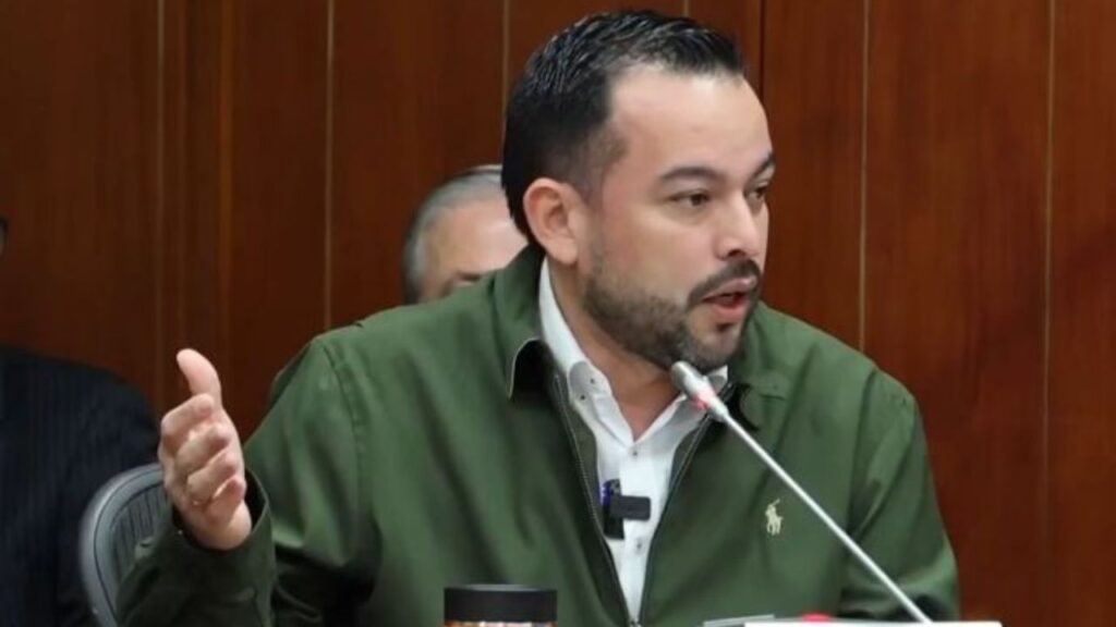 Estados Unidos cancela visa al ministro Edwin Palma