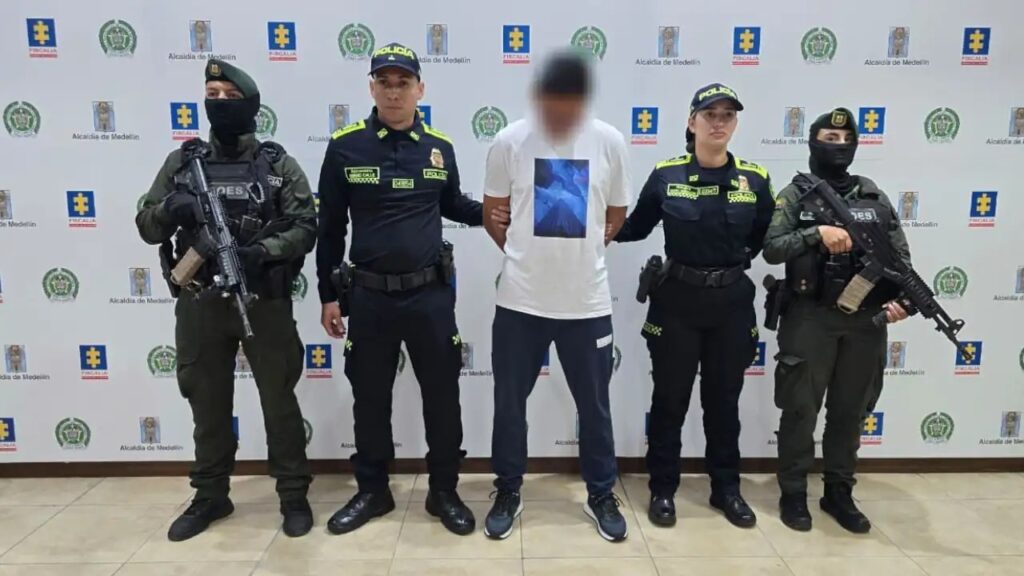 Presunto ‘narco’ fue capturado cuando andaba bien ‘campante’ en su carro blindado por El Poblado, en Medellín