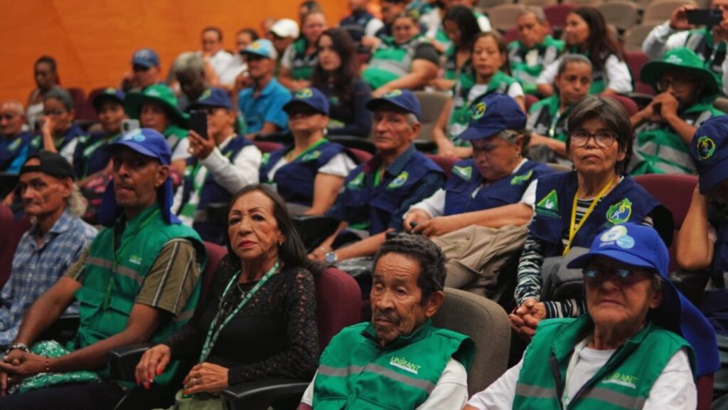 Recicladores ya son guardianes de la sostenibilidad en Medellín Recicladores ya son guardianes de la sostenibilidad en Medellín