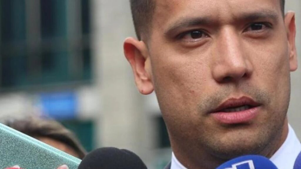 Abogado Diego Cadena es condenado a 7 años de prisión domiciliaria por soborno en actuación penal Abogado Diego Cadena es condenado a 7 años de prisión domiciliaria por soborno en actuación penal