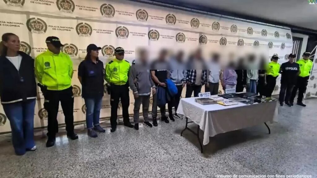 Cae red que enviaba mujeres de Medellín y Cali a Europa con falsas ofertas de trabajo para explotarlas Cae red que enviaba mujeres de Medellín y Cali a Europa con falsas ofertas de trabajo para explotarlas
