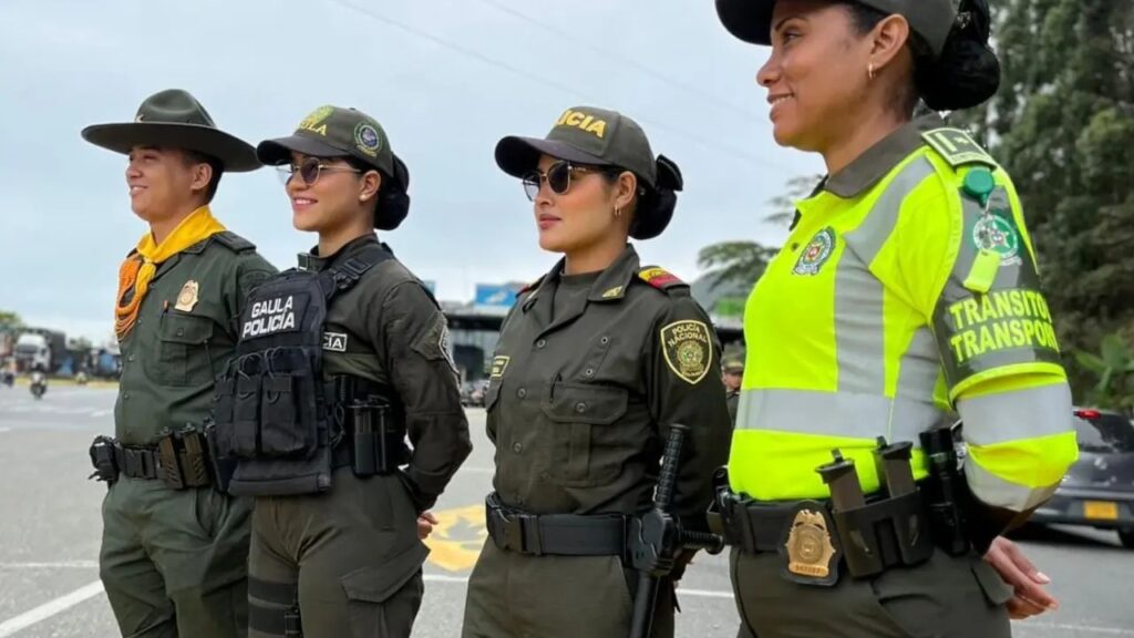 Más de 500 policías refuerzan la seguridad en el Plan Retorno en el Valle de Aburrá Más de 500 policías refuerzan la seguridad en el Plan Retorno en el Valle de Aburrá