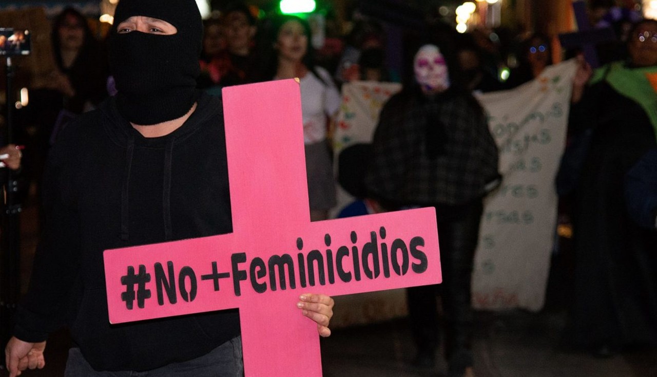 ¡No aceptó el final y la acribilló! Atroz feminicidio en barrio Santander: la mató delante de su hijo de 7 añitos