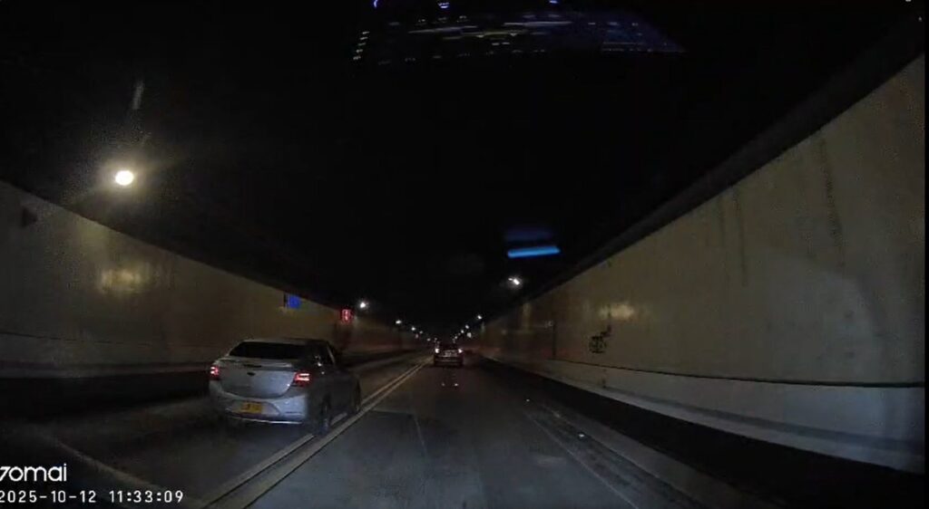 ¿Iba con mucho afán? Peligrosa maniobra dentro del Túnel de Oriente quedó en video ¿Iba con mucho afán? Peligrosa maniobra dentro del Túnel de Oriente quedó en video